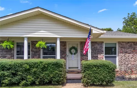 6112 Cottonwood Ln, Cottondale, AL 35453