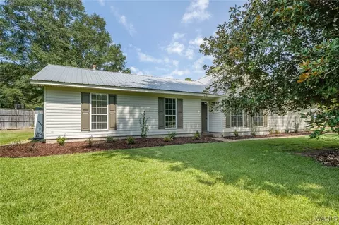 320 Pineview Dr NW, Fayette, AL 35555