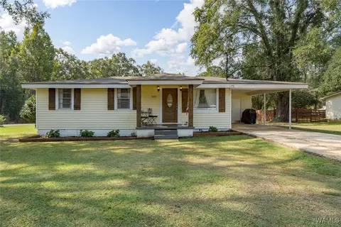 5203 Candlewood Dr, Northport, AL 35473