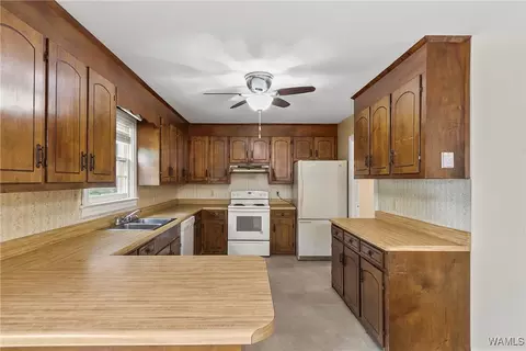 Kitchen - 16699 Romulus Rd, Ralph, AL 35480 photo 1 of 3