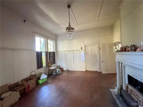 Living - 100 E Jackson St, Demopolis, AL 36732 photo 2 of 5