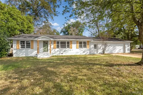 165 2nd Ave, Moundville, AL 35474