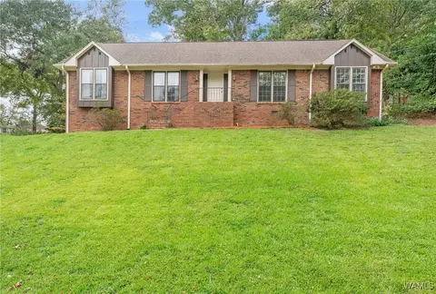905 Monarch Way, Northport, AL 35473