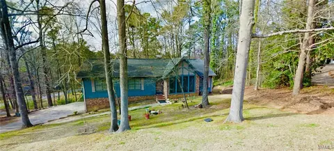 1704 Edgewater Ct, Northport, AL 35473