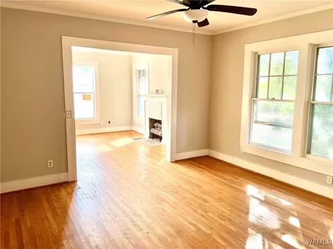 Living - 314 Boligee St, Eutaw, AL 35462 photo 4 of 5