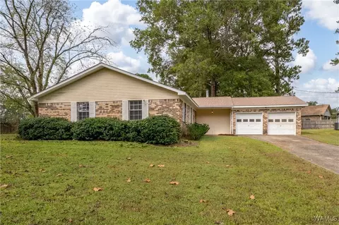 110 Lakeview Dr, Livingston, AL 35470