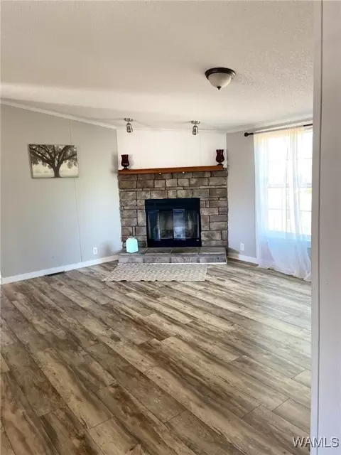 Living - 201 Wright Dr, Fayette, AL 35555 photo 1 of 1