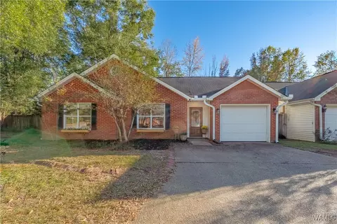 305 39th St, Northport, AL 35473