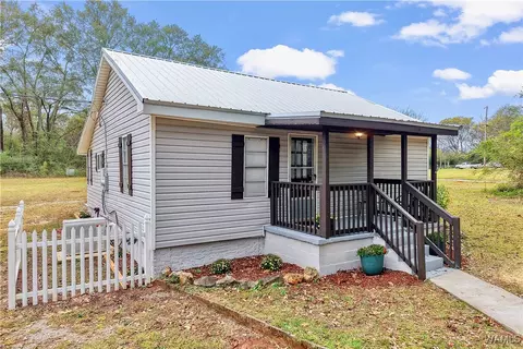 308 Dry Hollow Rd E, Centreville, AL 35042