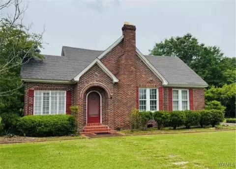 215 E Coats Ave, Linden, AL 36748