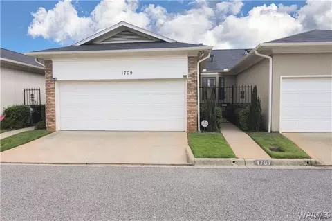 1709 Dauphine Dr, Tuscaloosa, AL 35406