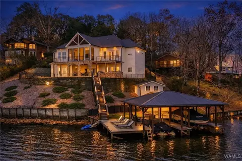 15022 Watercrest Dr, Northport, AL 35475