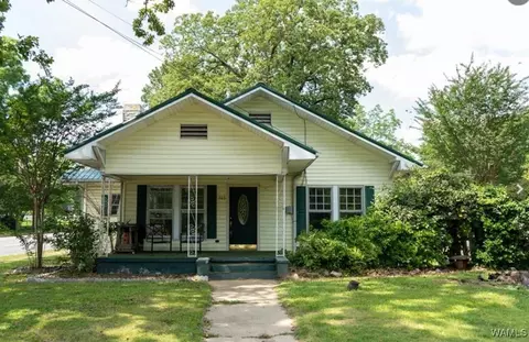 303 4th St NE, Fayette, AL 35555