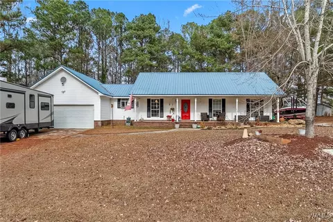 12693 Hickory Dr, Northport, AL 35475
