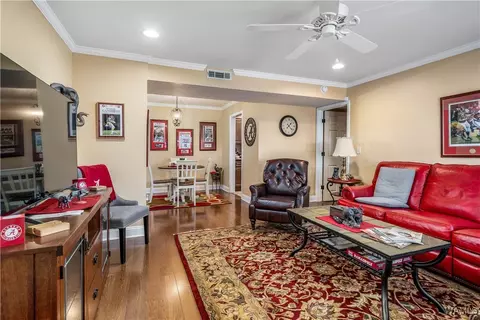 210 15th St E #67, Tuscaloosa, AL 35401
