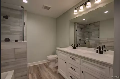 Bath - 12159 Northside Rd, Berry, AL 35546 photo 3 of 5