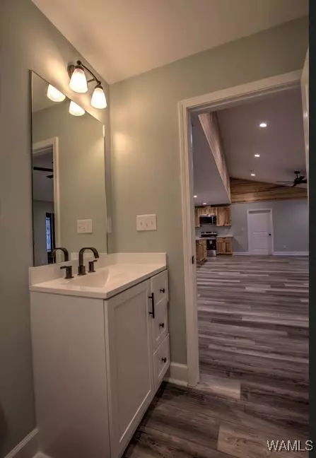 Bath - 12159 Northside Rd, Berry, AL 35546 photo 4 of 5