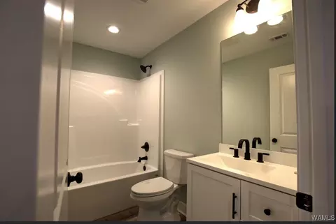 Bath - 12159 Northside Rd, Berry, AL 35546 photo 5 of 5