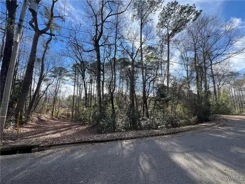 906 Hillsdale Ct, Tuscaloosa, AL 35404