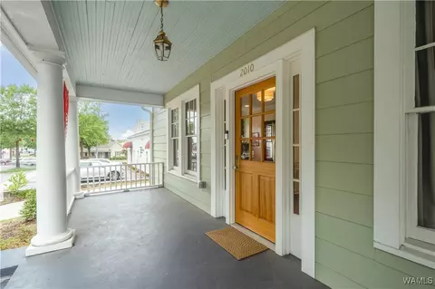 2010 Paul W Bryant Dr, Tuscaloosa, AL 35401