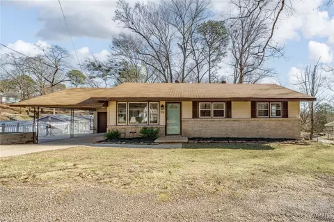 358 10th St SW, Fayette, AL 35555