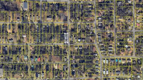 2224 4th St E, Tuscaloosa, AL 35404