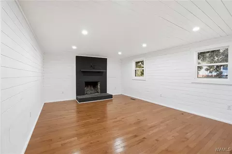 Living - 34 Alexander Rd, Jasper, AL 35503 photo 2 of 4