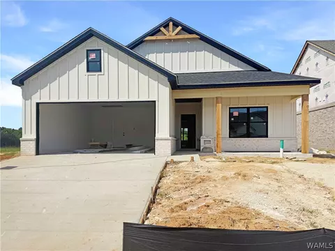 13742 Blackoak Dr, Northport, AL 35475