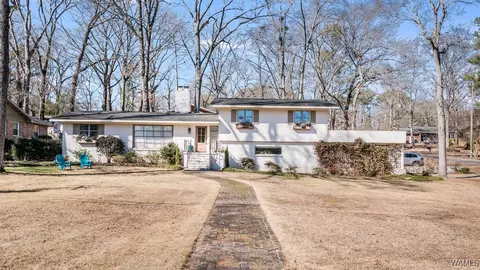 5328 Northwood Lake Dr W, Northport, AL 35473