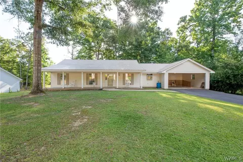 902 7th St NW, Reform, AL 35481