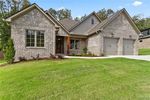 14800 Edgewater Dr, Northport, AL 35475