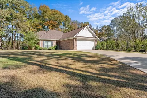 13560 Country Club Dr, Northport, AL 35475
