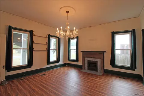 Living - 417 Prairie Ave, Eutaw, AL 35462 photo 1 of 4