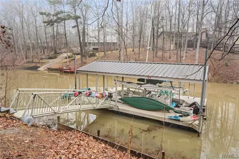 12244 Cherokee Dr, Northport, AL 35475
