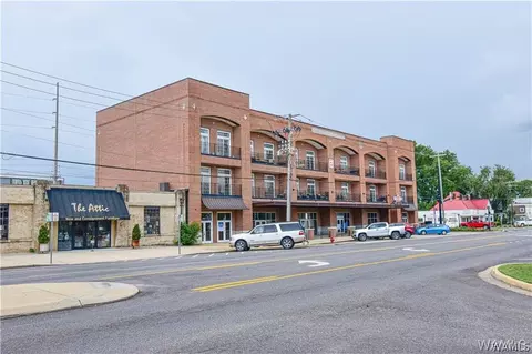 2529 University Blvd #1, Tuscaloosa, AL 35401
