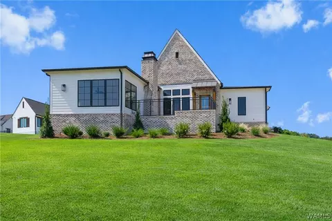 14326 Highland Lakes Dr, Northport, AL 35475