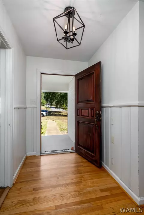 1929 Hargrove Rd E, Tuscaloosa, AL 35405