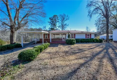 5101 Applewood Dr, Northport, AL 35473
