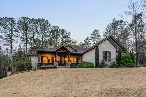 7601 52nd St, Northport, AL 35473