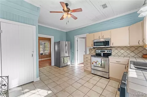 Kitchen - 16518 Wesley Chapel Rd, Ralph, AL 35480 photo 1 of 3