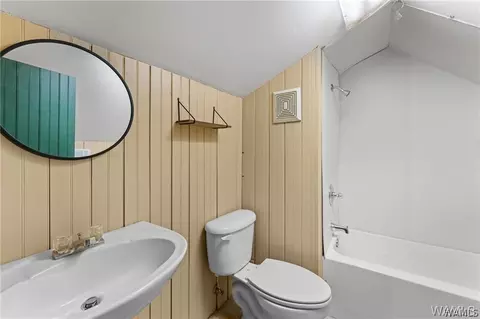 Bath - 16518 Wesley Chapel Rd, Ralph, AL 35480 photo 5 of 5