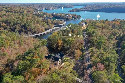 8201 Peninsula Dr, Tuscaloosa, AL 35406
