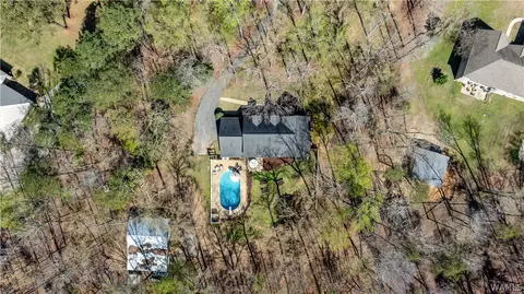 10400 Loganwood Dr, Northport, AL 35473