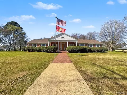 220 4th St SE, Aliceville, AL 35442