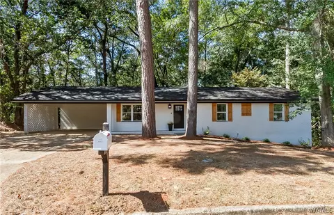 3904 Blackberry Ln, Northport, AL 35473