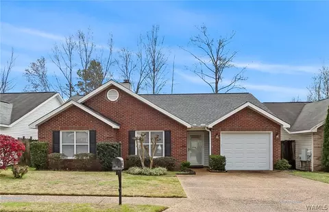 335 39th St, Northport, AL 35473
