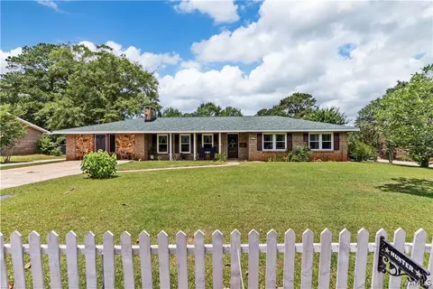 1312 Stanford Rd, Dothan, AL 36305