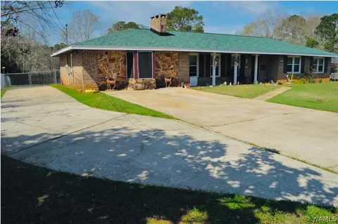 1312 Stanford Rd, Dothan, AL 36305