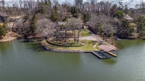 12443 Country Club Dr, Northport, AL 35475