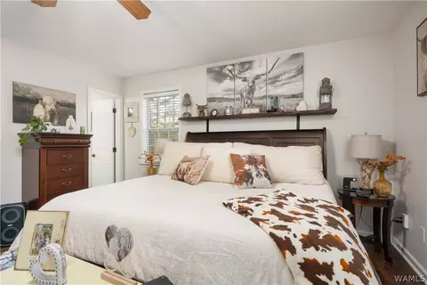 Bedroom - 13708 Lisa Dr, Lake View, AL 35111 photo 2 of 4